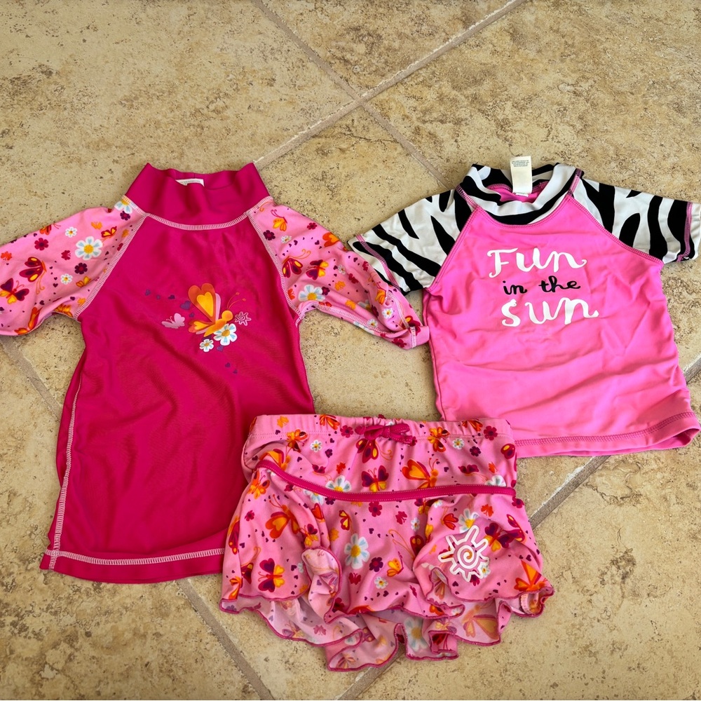 FLASH SALE! Girls' 24m swimsuits